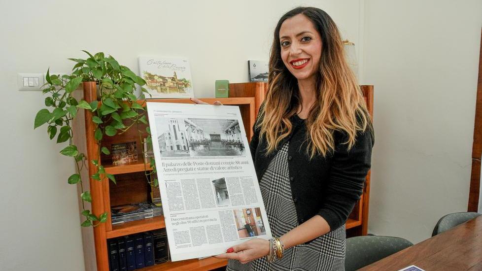 Marianeve Vitiello mostra il servizio del Tirreno per gli 88 anni del palazzo