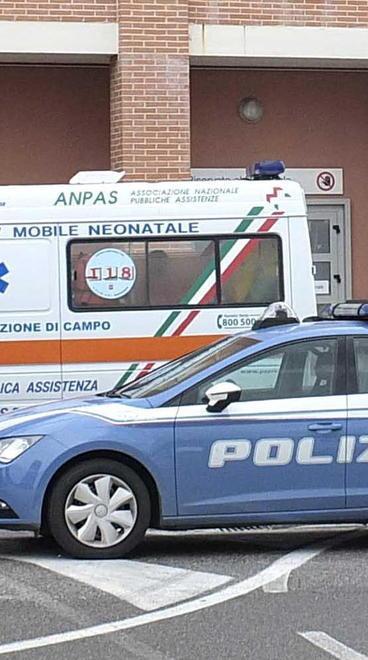 Polizia e ambulanza a Cisanello