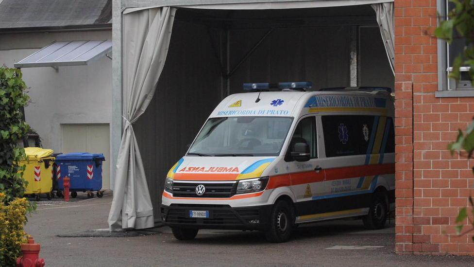 Covid, muore il primo cinese I nuovi contagi in lieve calo