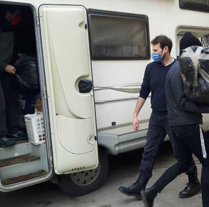 Primo carico di indumenti per i profughi in Bosnia 