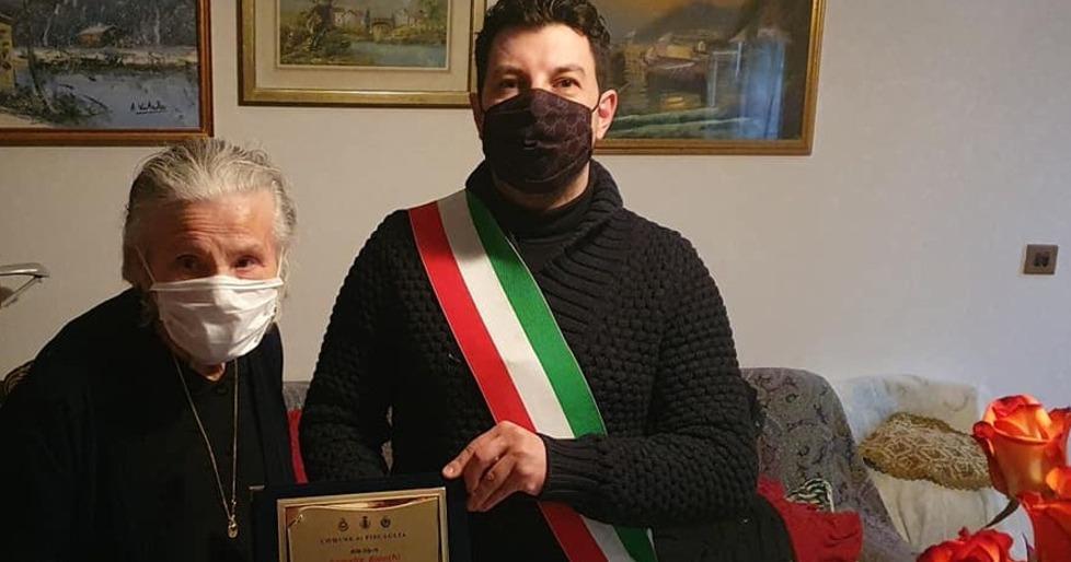 Comelte compie cento anni