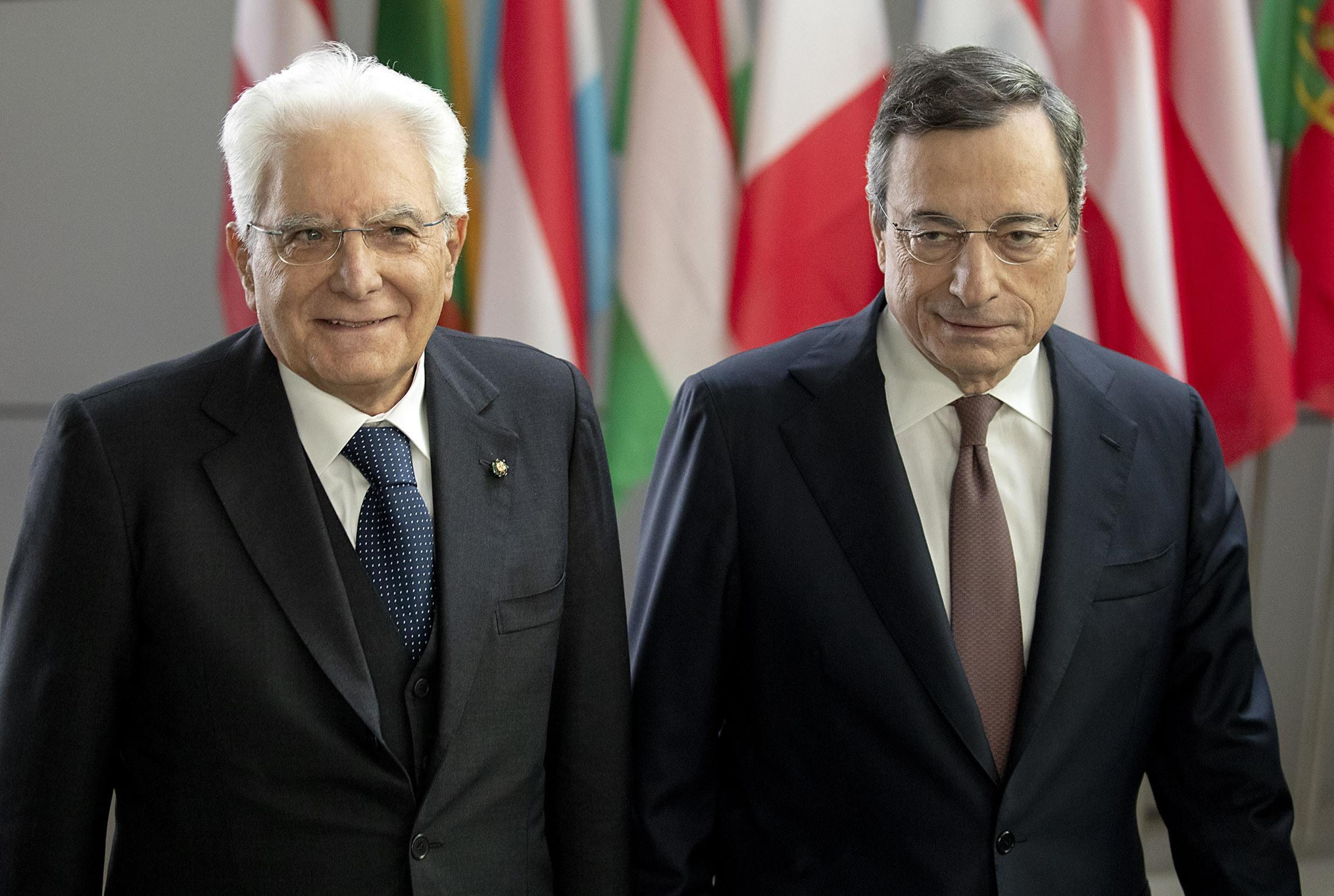 Il presidente della Repubblica, Sergio Mattarella, con il presidente del Consiglio incaricato, Mario Draghi