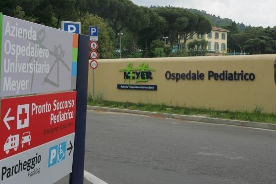 Fuori pericolo il bambino di un anno e mezzo caduto dal tavolo 
