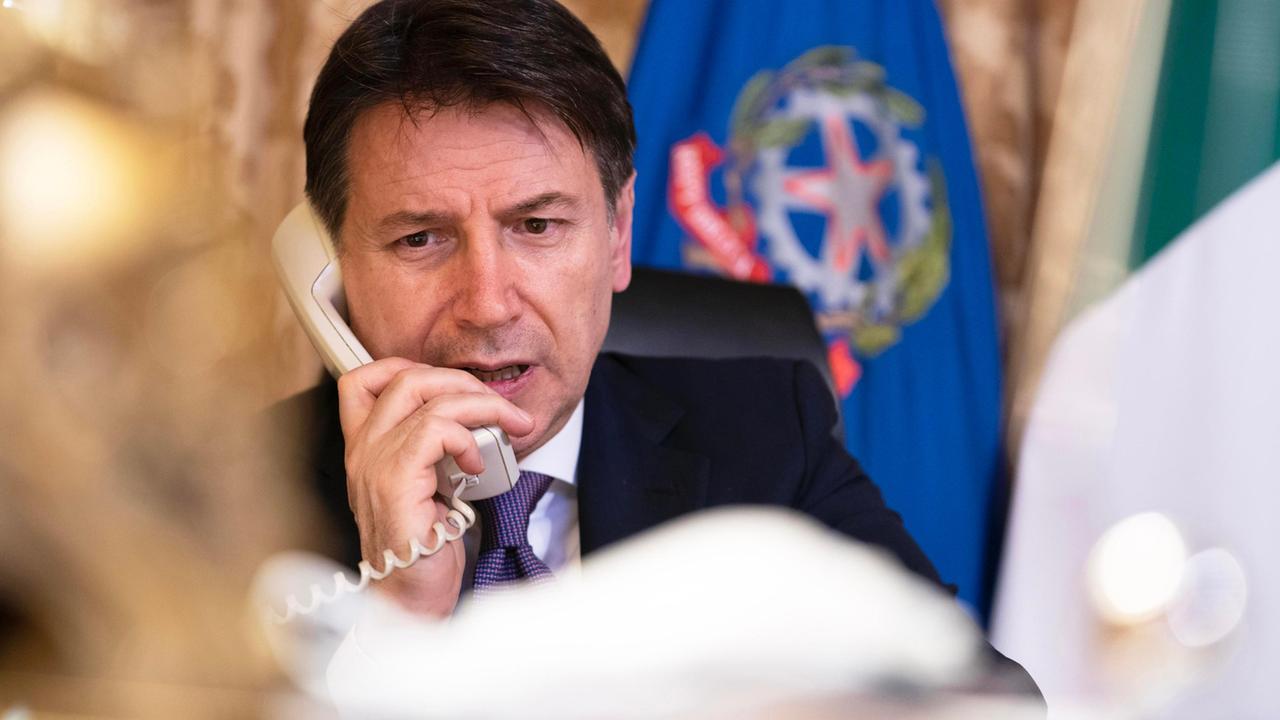 Idea Conte candidato alle suppletive di Siena: gelo Pd, anche Zingaretti frena. L'appoggio di Rossi