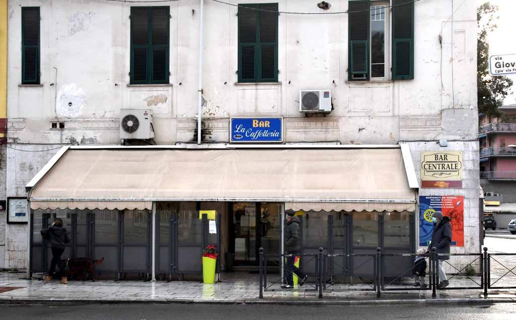 Il bar Centrale di Avenza