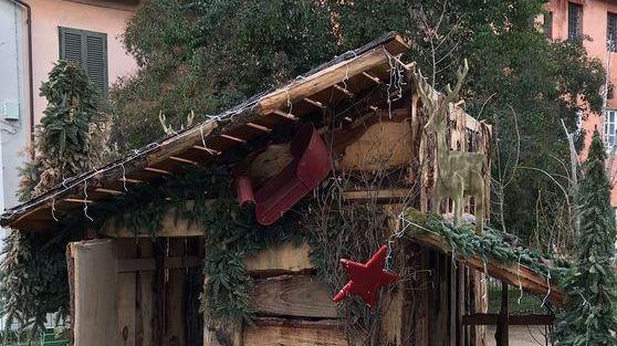 Il Natale è finito ieri: smontata la casetta