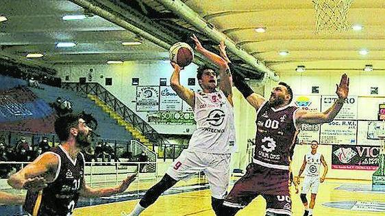 Segna, difende, vince: che bel Cecina «E pensare che ci davano per spacciati»