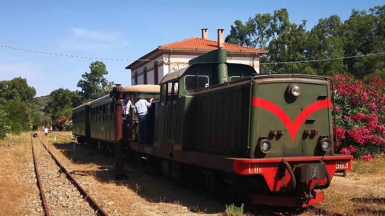 Da Sassari-Alghero a Palau: trenino verde per 17 Comuni 