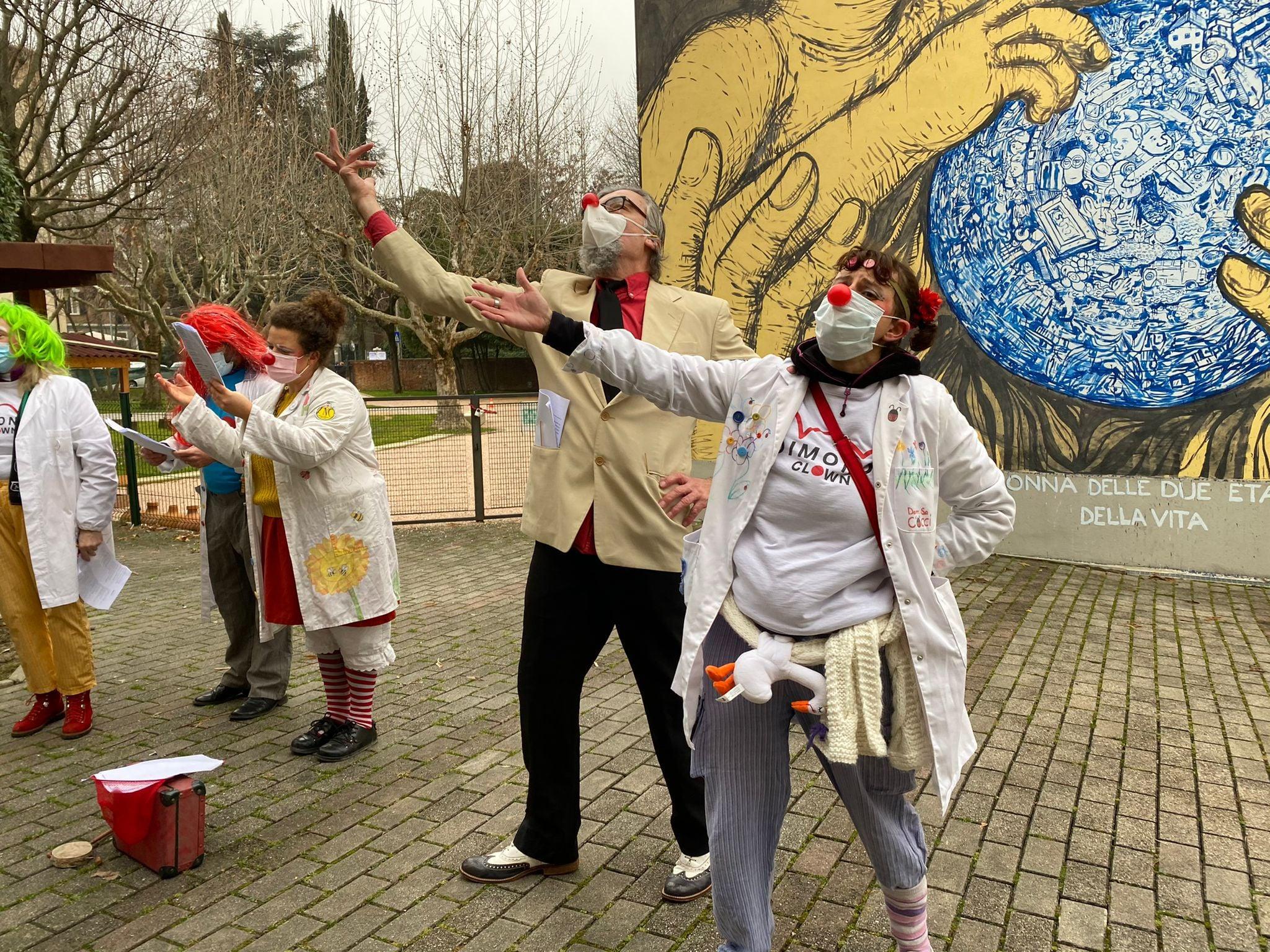 Fiorano L’energia dei clown supera le barriere e tocca gli anzian