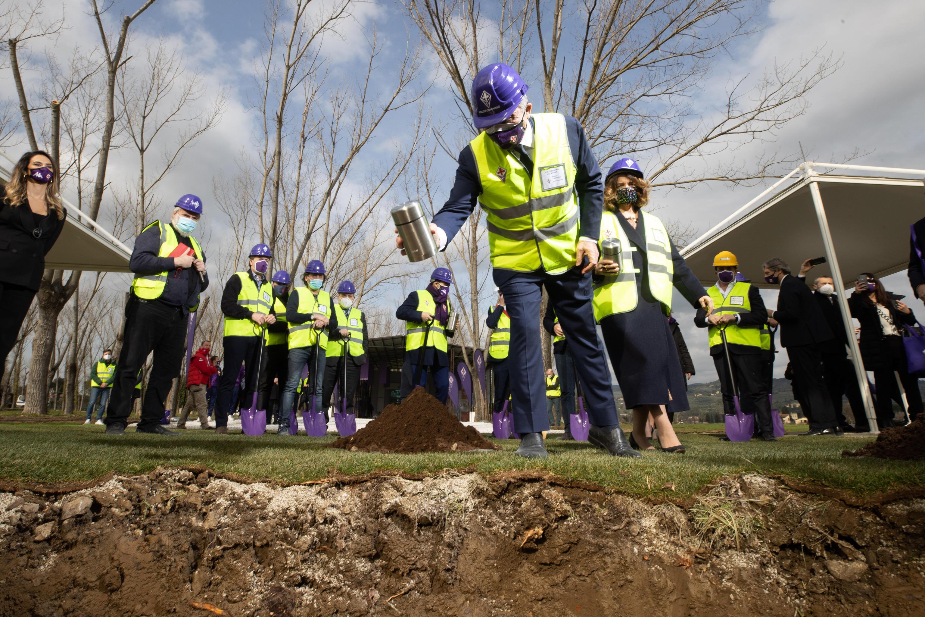 Dieci tecnici e impiegati per costruire il Viola Park: come candidarsi