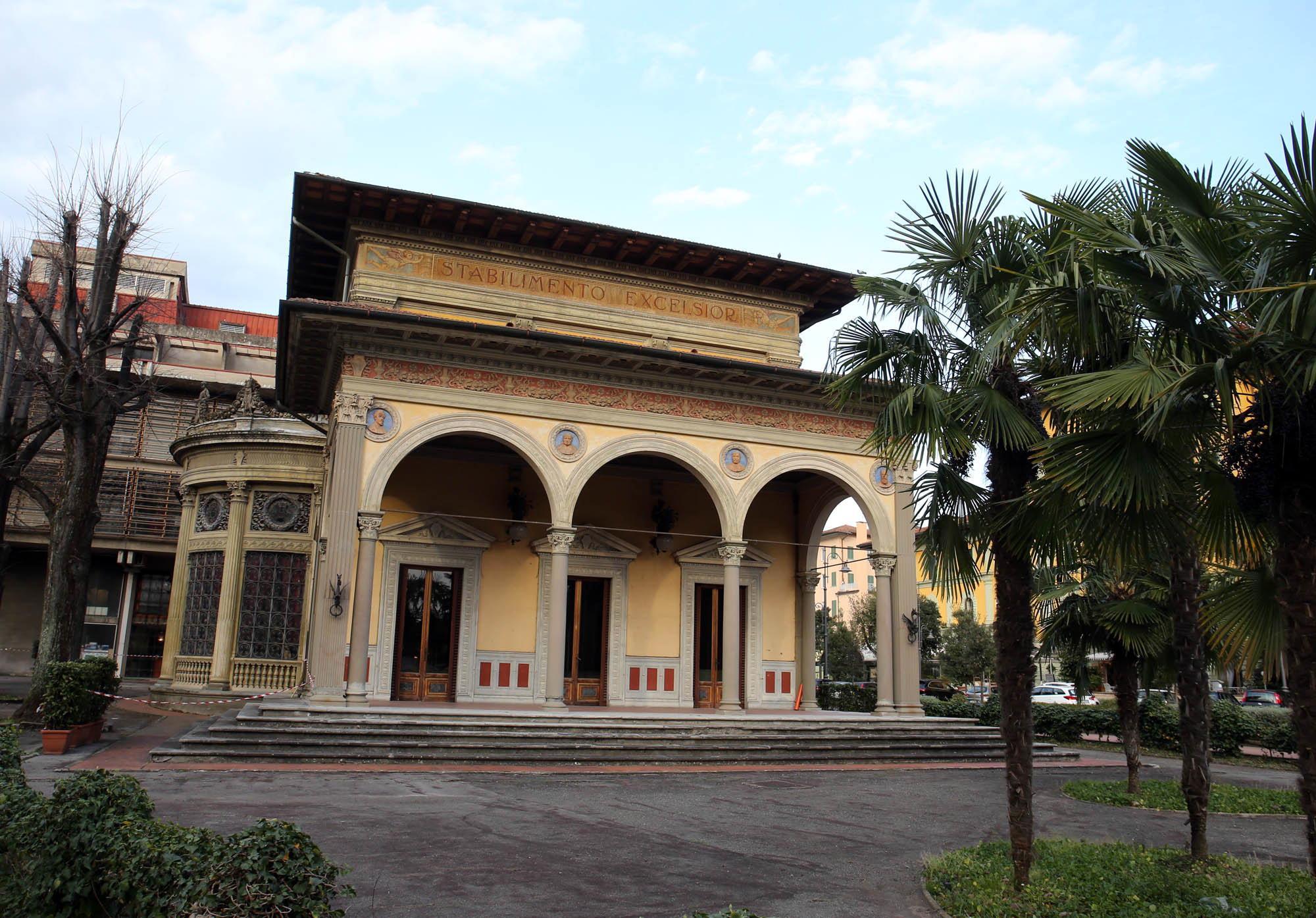 Il porticato storico delle Terme Excelsior