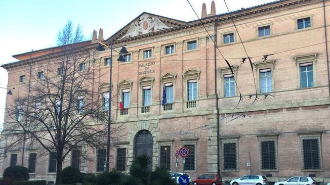 Prostituta uccisa e bruciata a Modena, confermato ergastolo