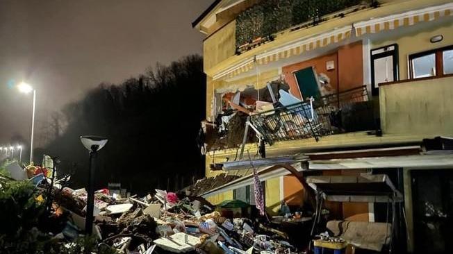 Maltempo: frana nel Salernitano invade case, nessun ferito