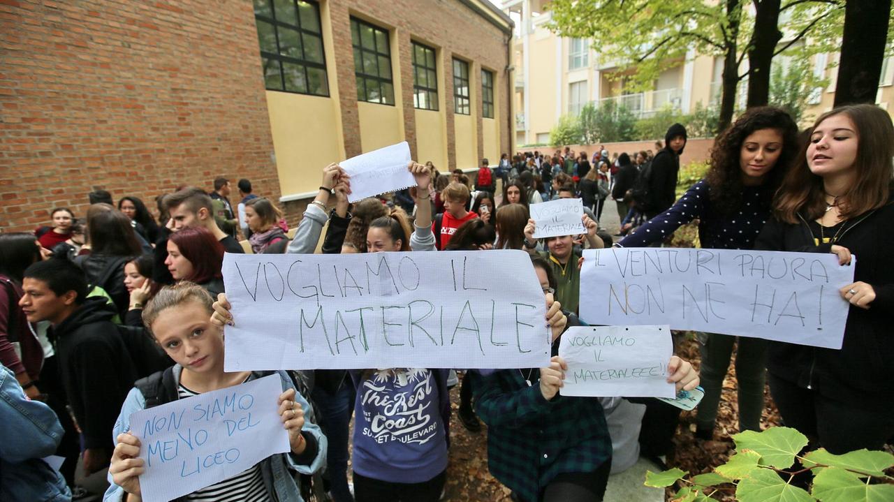 Modena. Iscrizioni alle superiori: decine di famiglie escluse