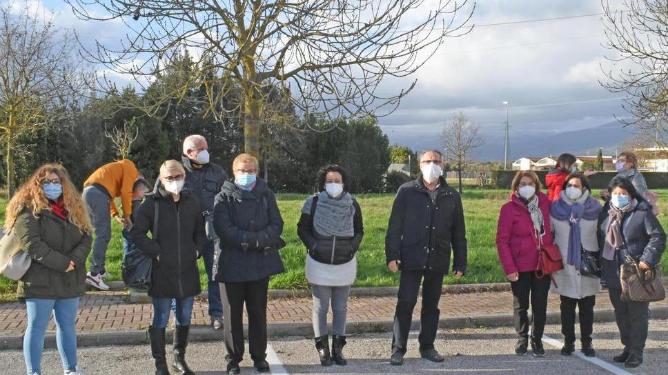 Un giardino a Quarrata per ricordare gli abbracci rubati dal Covid - Video