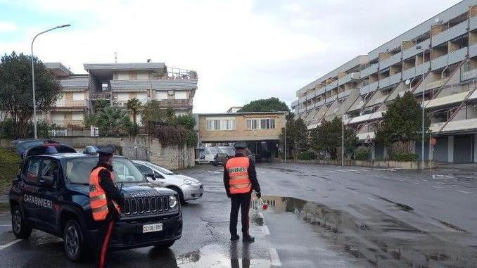 Spaccia 300 dosi ai clienti affezionati