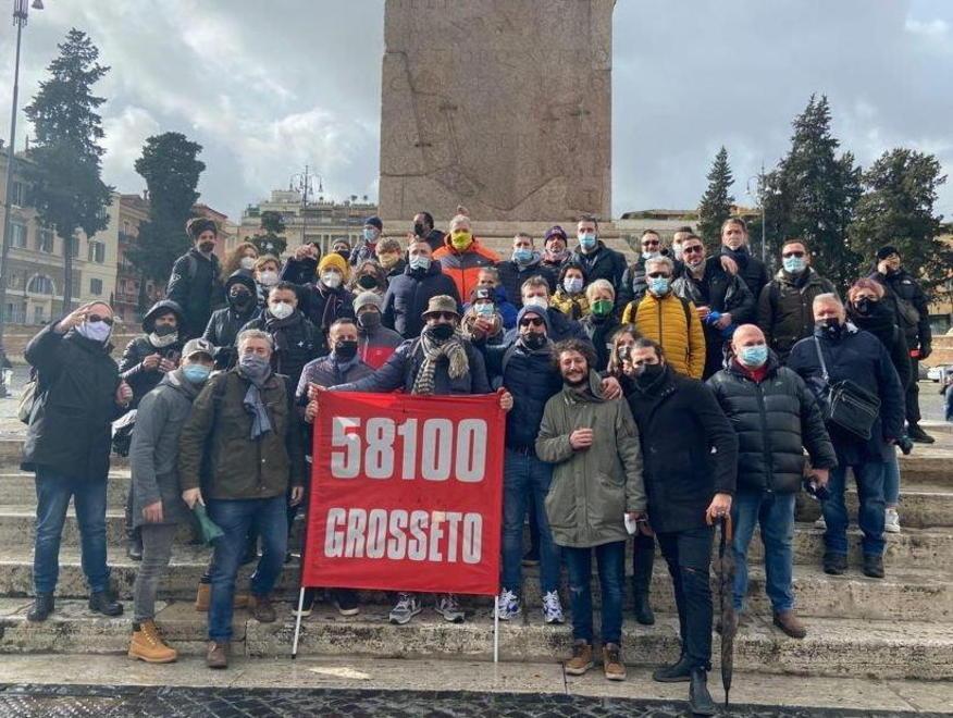 Riaperture serali e stop tasse «Insieme per farci ascoltare» 