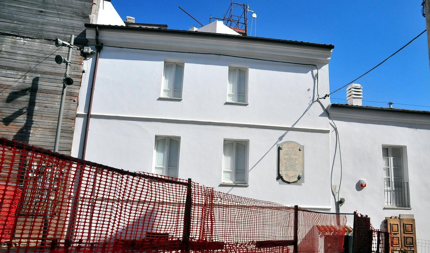 Al sicuro i fondi storici della biblioteca 