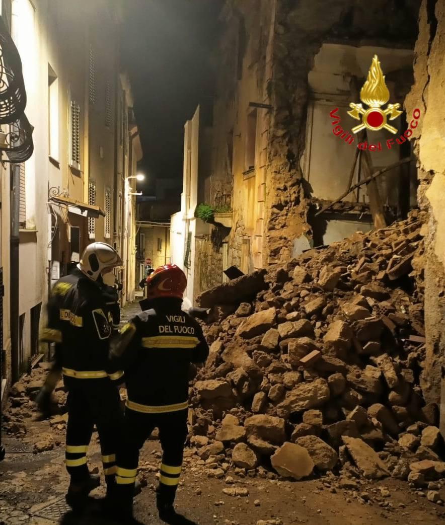 Nuoro, crolla un'abitazione nel cuore del centro storico