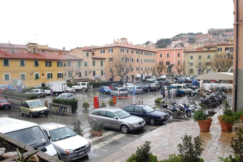 Parcheggi, navette, ztl estesa e scala mobile. Così Comune e Cna ripensano Cosmopoli 