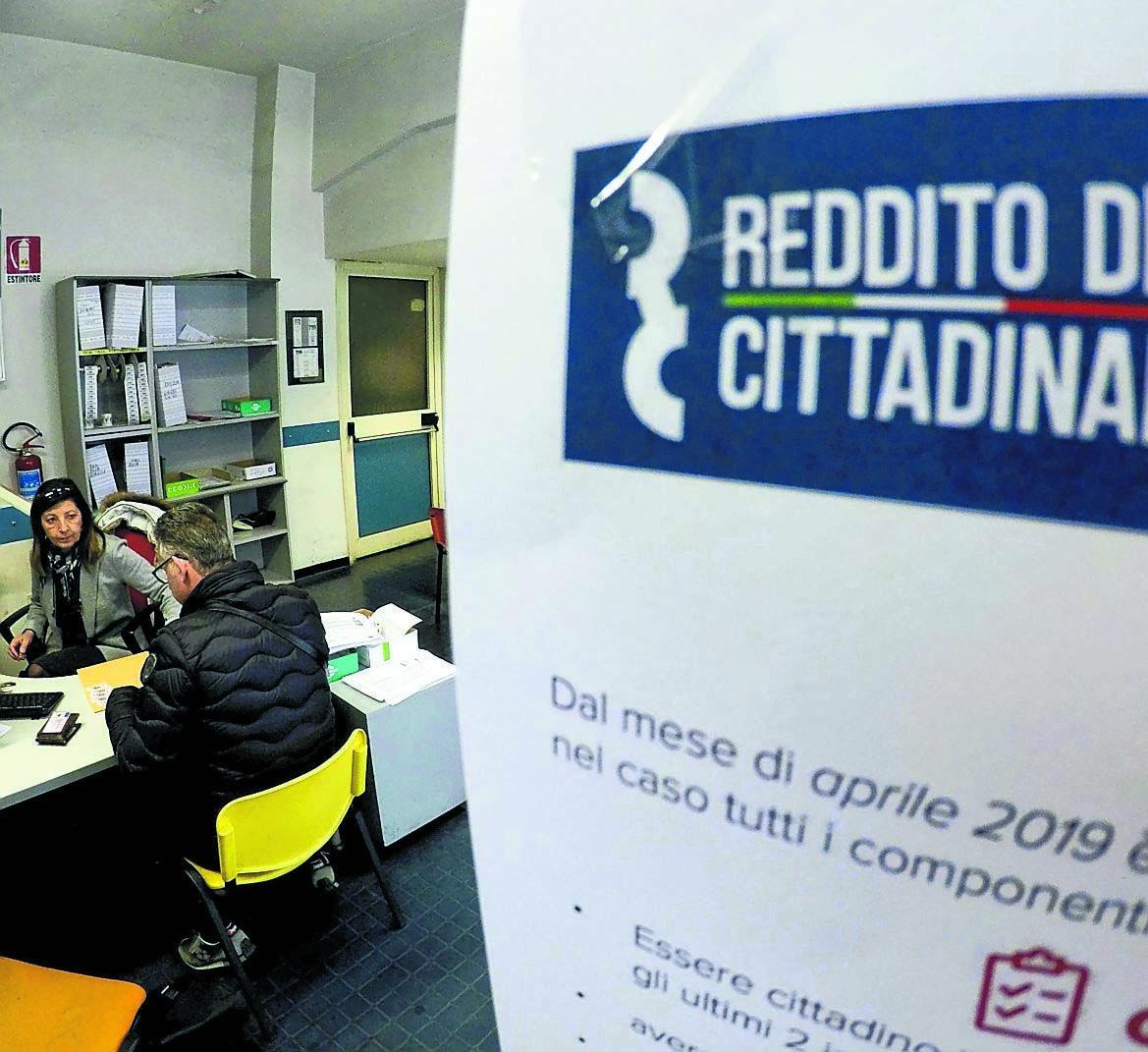Percepivano illecitamente il reddito di cittadinanza, denunciate quattro persone