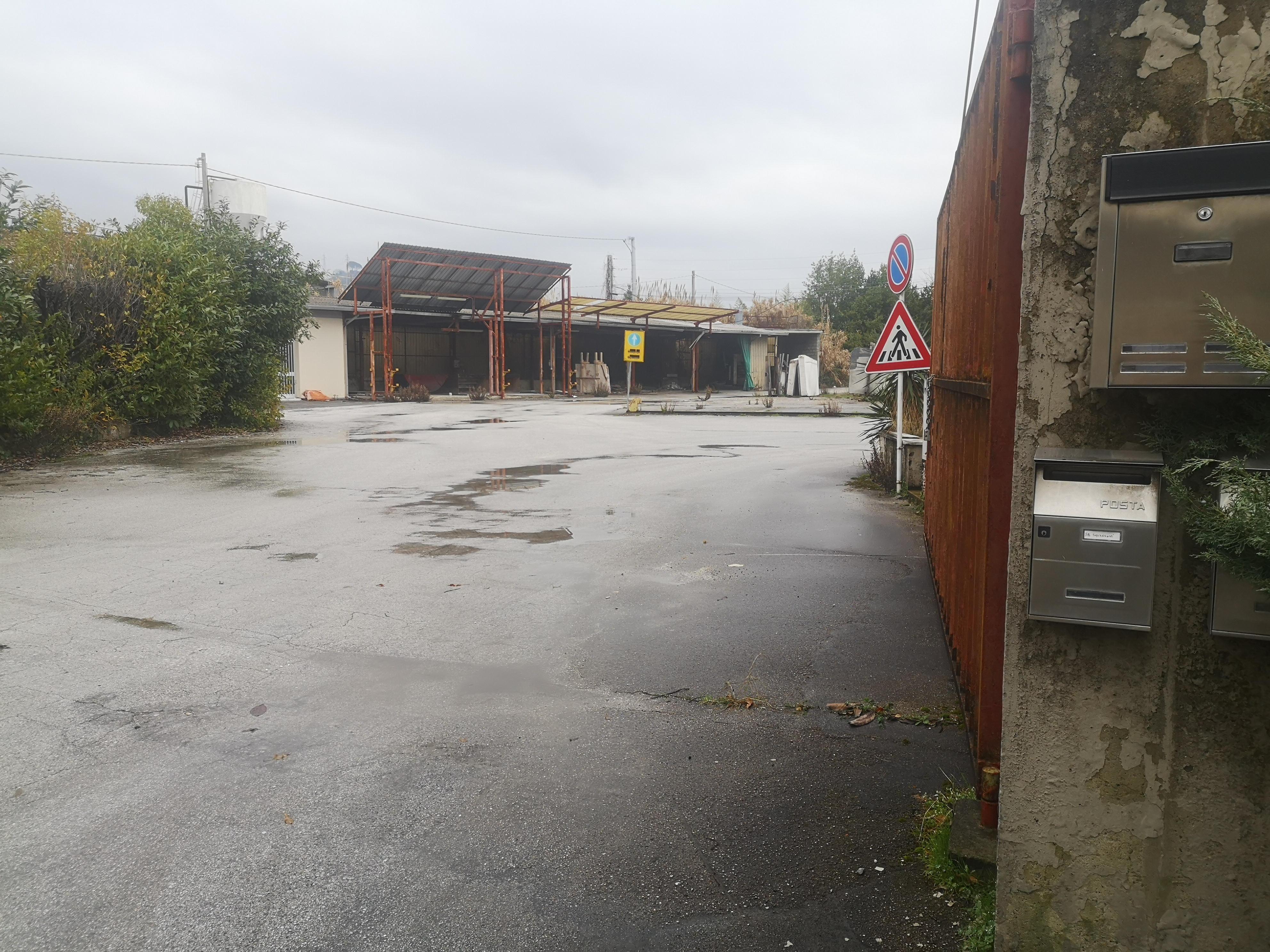 L'ingresso dell'azienda della famiglia dell'assessore Federica Forti