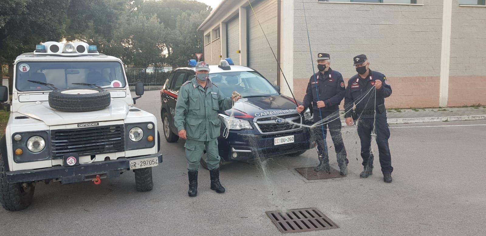 Pescavano con il tramaglio, multati