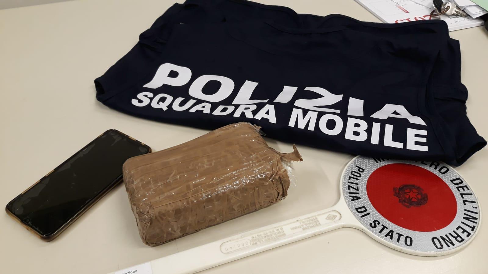 La droga sequestrata dalla polizia dopo i due arresti a Ospedaletto