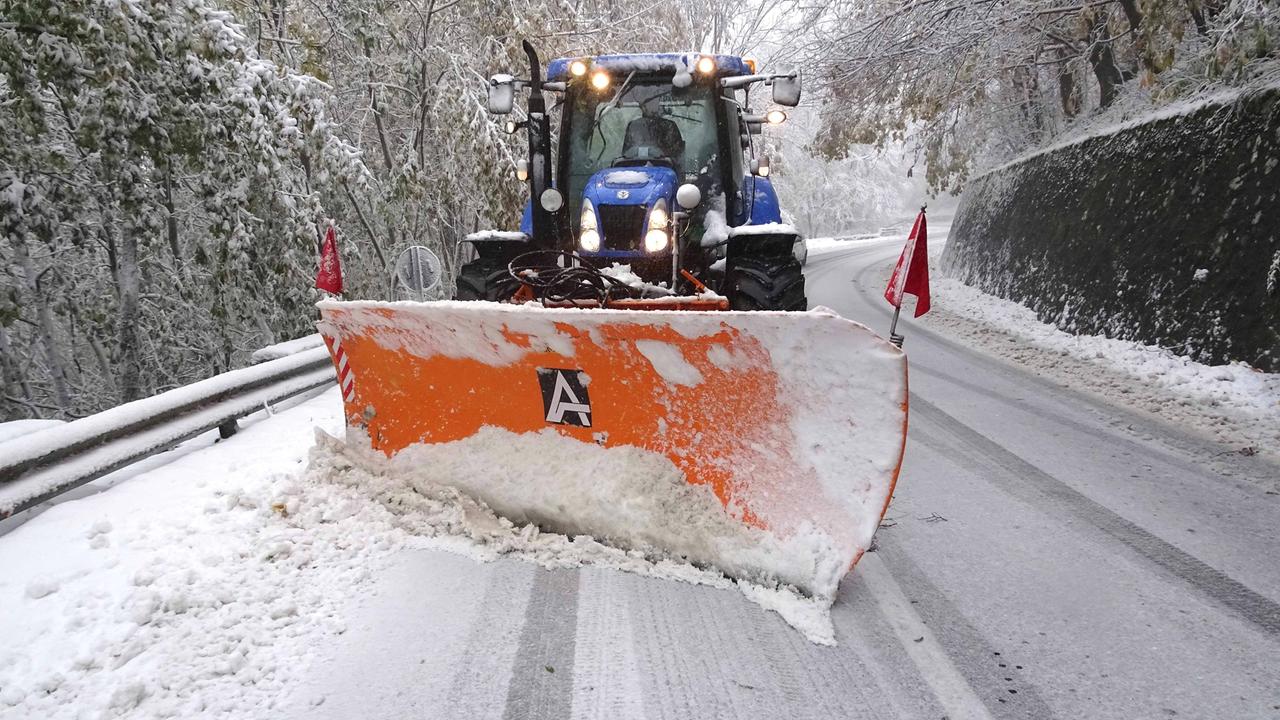 Neve in Toscana, scatta l'allerta "gialla": previsti fiocchi anche in pianura - Video