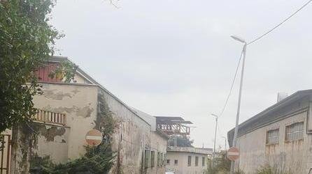 Via Carriona: a sinistra l'area Forti, a destra l'area Telara