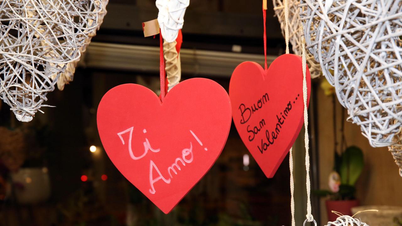San Valentino, scrivi "ti amo" sul Tirreno