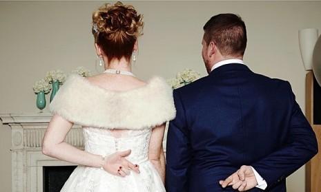 Compensi tra i 4.000 e i 6.000 euro per combinare matrimoni