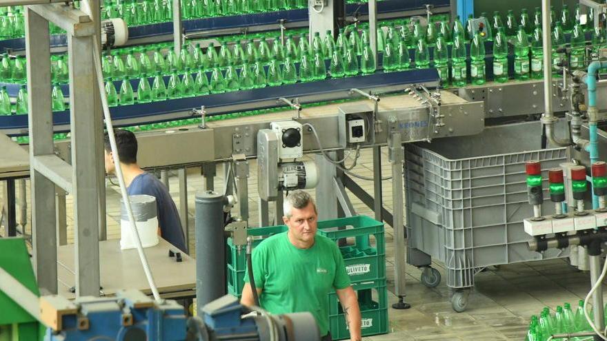 Lo stabilimento dove viene imbottigliata l’Acqua Uliveto