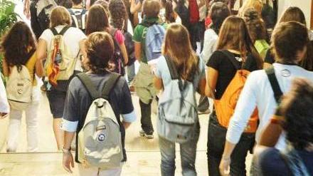 Modena, scuole piene, beffa per altre studentesse