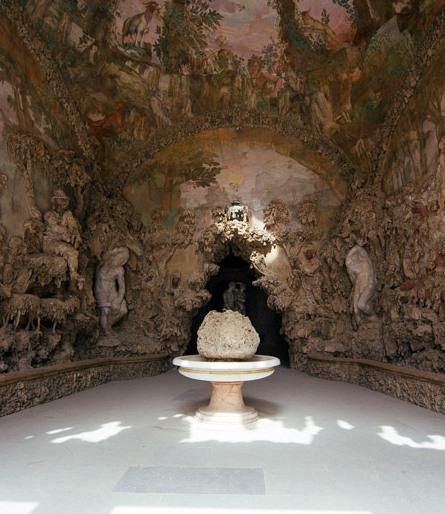 Chiusa per il coronavirus la Grotta del Buontalenti riapre almeno sul web