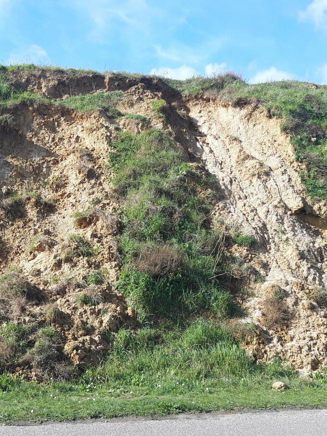 Nuovo smottamento sulla litoranea 