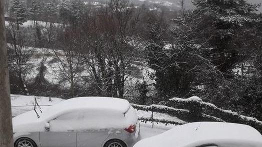Montieri sotto la neve la mattina di sabato 13 febbraio 2021 (foto di Roberto Cellini)