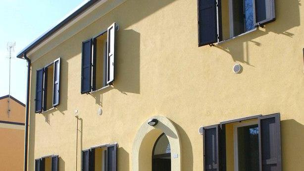 Case popolari a Ferrara: «Intervenga il Prefetto»