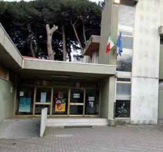 Carrara, si rompe il riscaldamento, lezioni da casa al liceo delle scienze umane  Montessori 