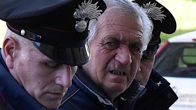 Strangolò la moglie, rinchiuso in carcere