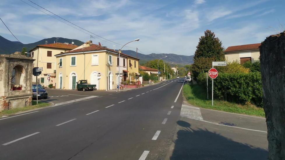 Un nuovo semaforo a Mezzana lungo la provinciale Vicarese 