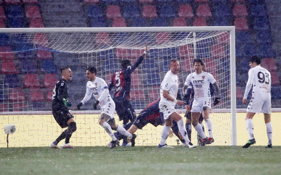 Il Bologna s’illude con Sansone, Viola regala un punto al Benevento