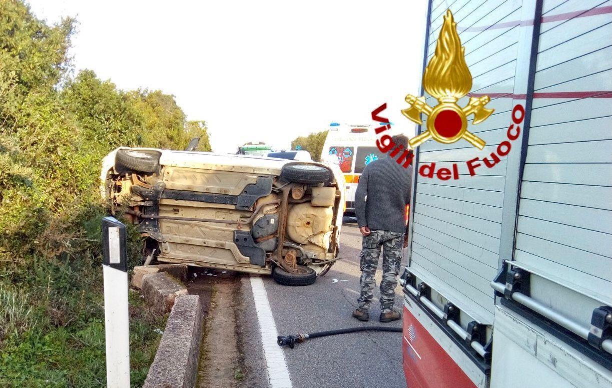 Quattro feriti nel frontale tra due auto 