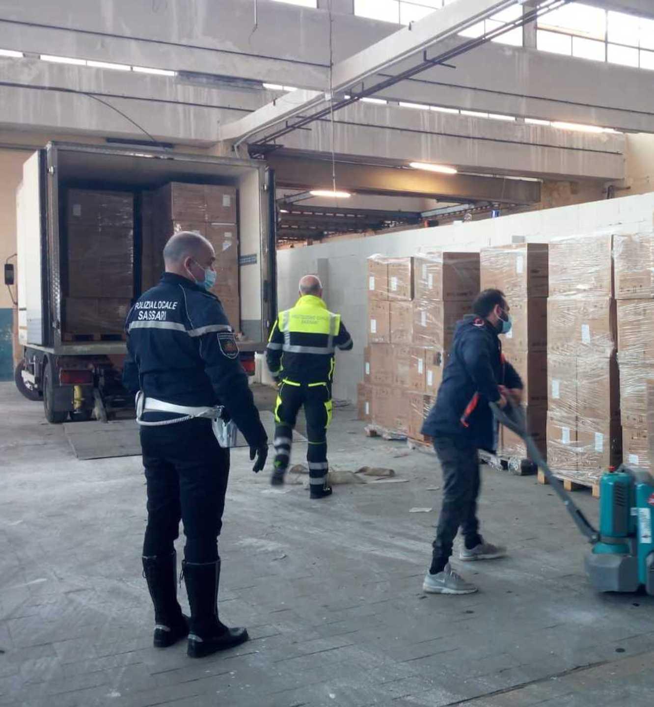 Mezzo milione di mascherine e gel donati dalla Protezione civile regionale