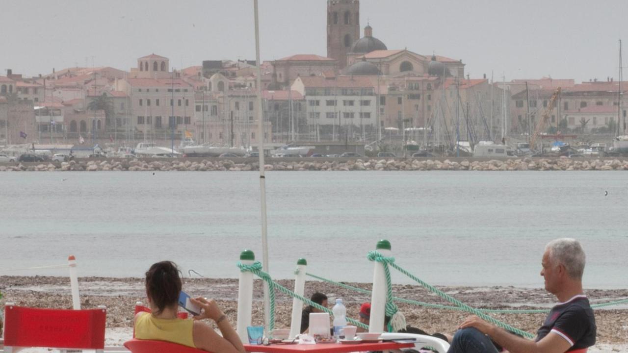 Sos dalla Riviera del Corallo «Deserto ad aprile e maggio»