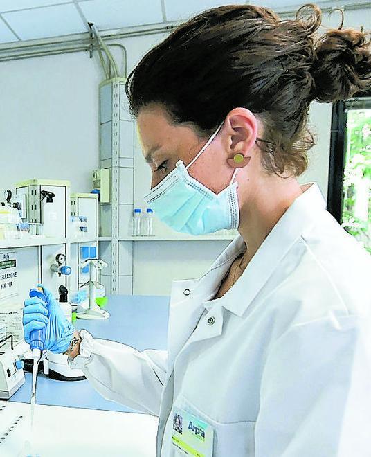 Ferrarese infettato da un batterio marino: «Quattro mesi di cure al piede» 
