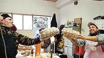 “I ciccioni” di Pontelangorino spopolano in rete con la buona tavola