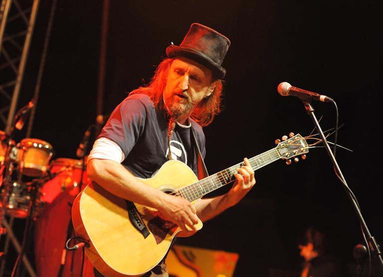 Musica: morto Enrico Greppi, volto e anima della Bandabardò