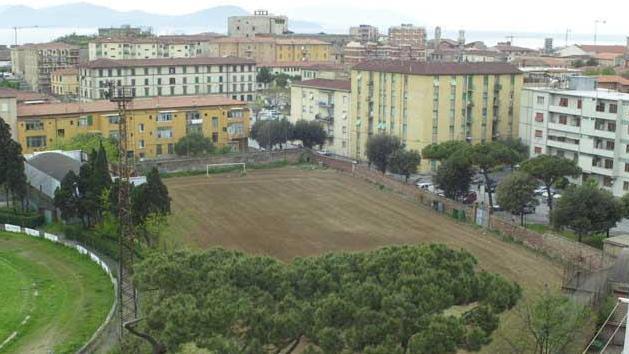 Una veduta dall'alto dell'ex campo "marrone" (foto Paolo Barlettani)