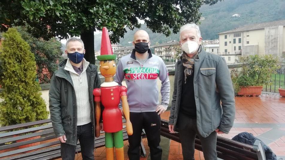 Al parco di Valchiusa piazzetta rinnovata e recinto lungo l’area